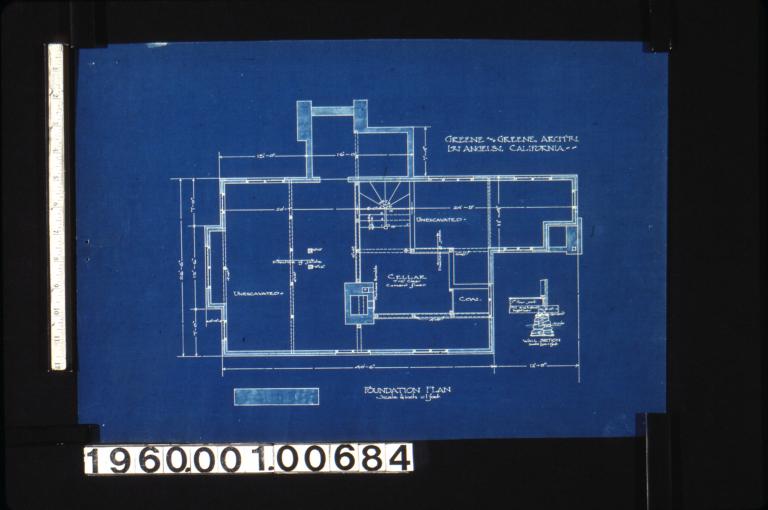 Foundation plan with wall section. (3)